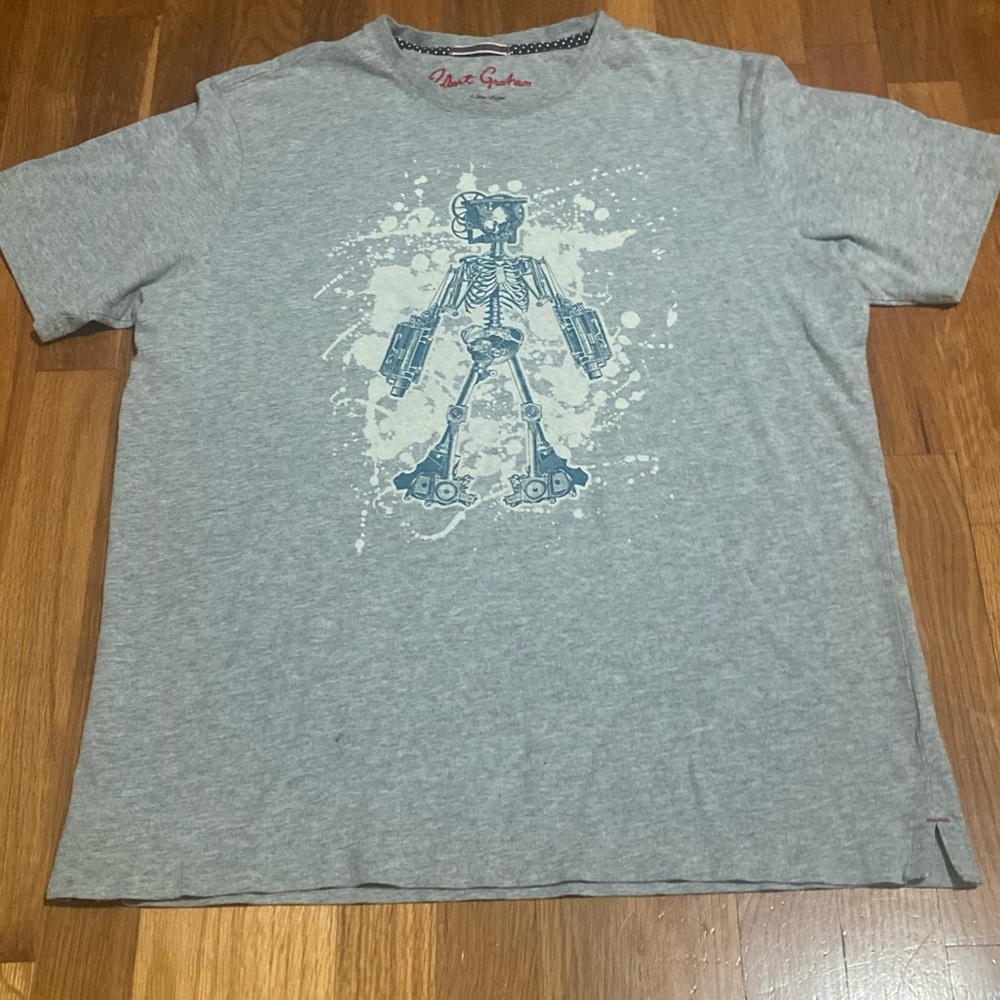 Robert Graham Gray T-Shirt lg